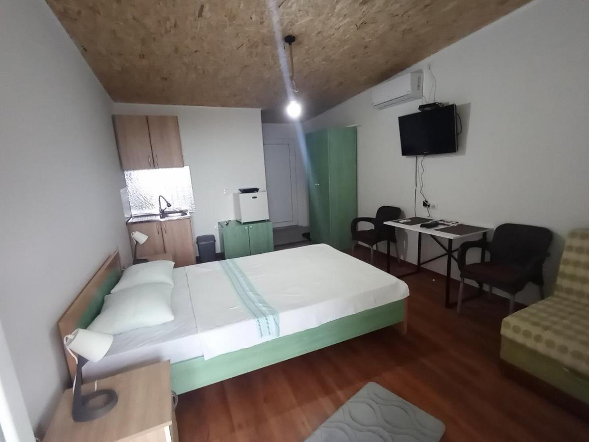 Lakeview Apartments Stojovic Вирпазар Екстериор снимка